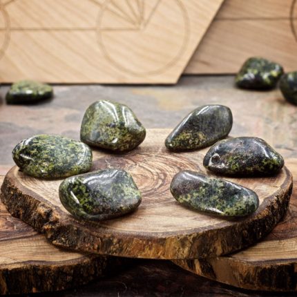 Nephrite Jade Crystals for Grids