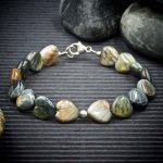 Eagle Eye Quartz Hearts Bracelet